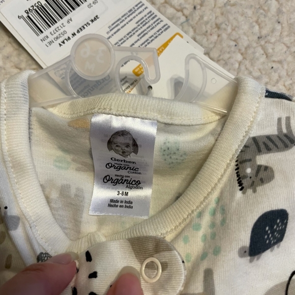 2 pc 3-6 month gerber one piece set - Picture 11 of 14